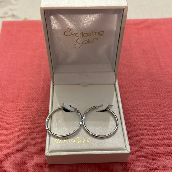 Everlasting Gold Jewelry - 10kt White Gold Earrings